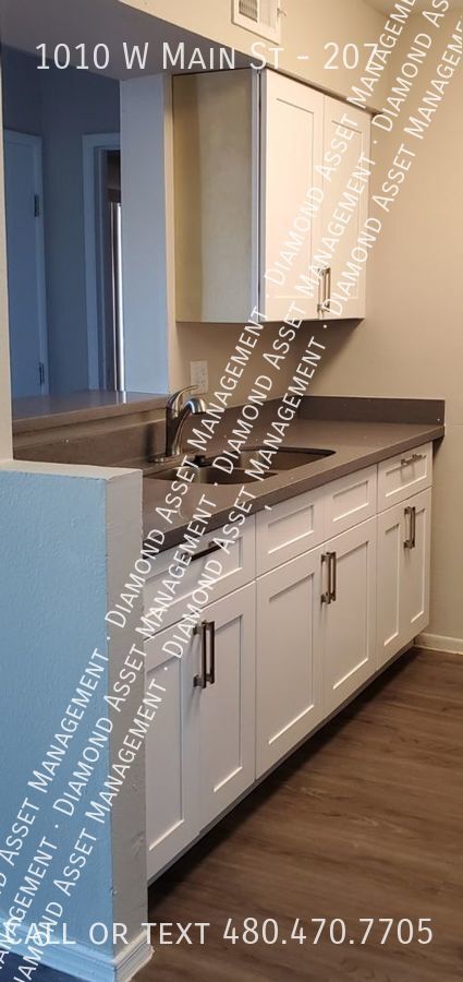 Building Photo - 2 bedroom/2 bath in Mesa, Renovated with w...