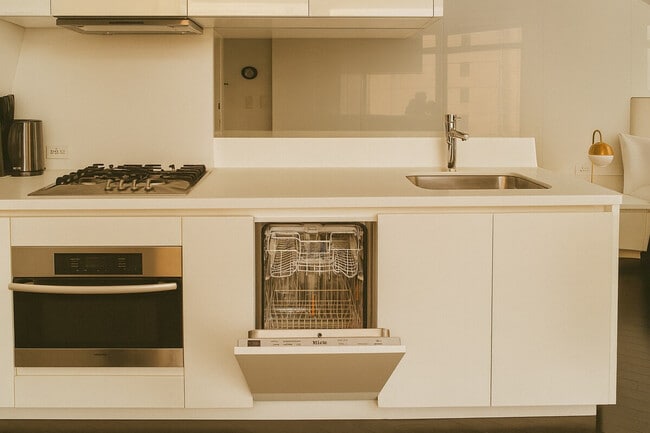 Building Photo - 76 Trinity Pl