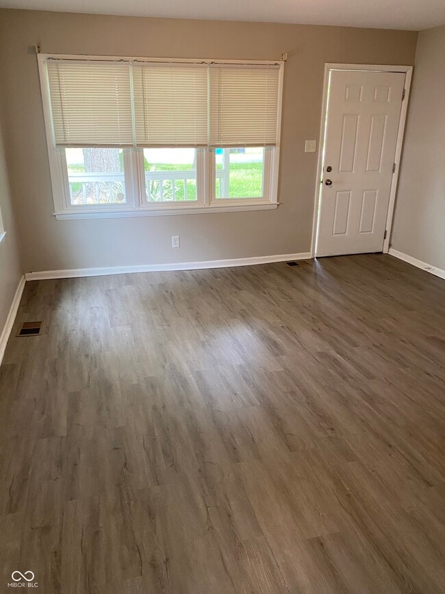 Building Photo - 8845 Robey Dr
