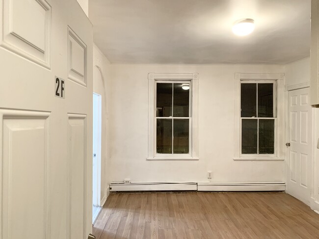 Building Photo - 32 2nd Ave