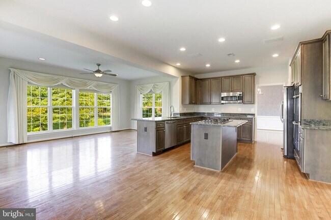 Building Photo - 25658 Cabin Point Ct