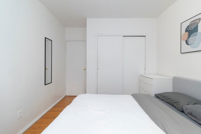 Building Photo - 1823 2nd Ave