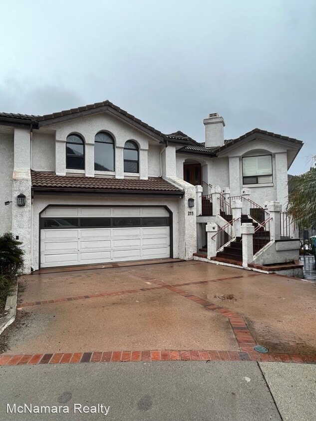 Primary Photo - 5 br, 3.5 bath House - 143 Cerro Court