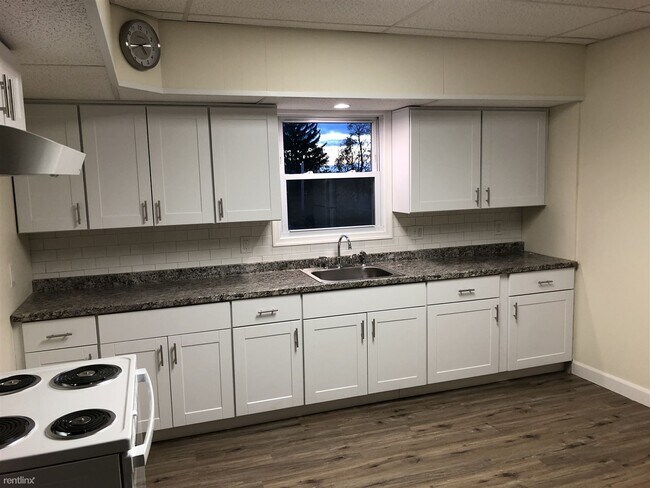Foto del edificio - 4 br, 1 bath Duplex - 2115 Adams Avenue 2115