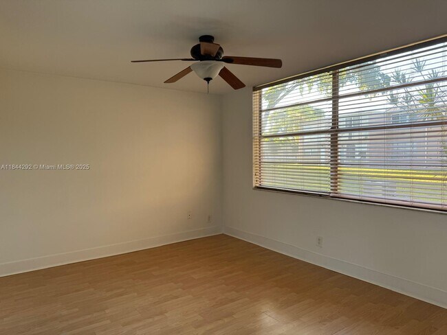 Foto del edificio - 1040 NW 80th Ave