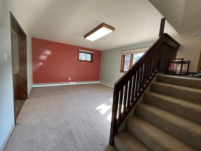 Building Photo - 560 Wigwam Way