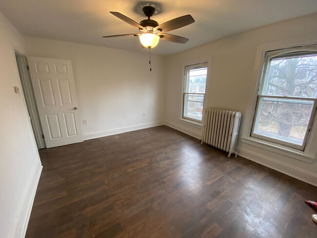 Building Photo - 574 Jamestown St