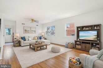 Building Photo - 6212 Carters Ln