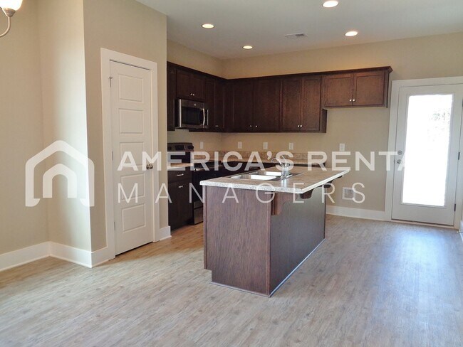 Foto del edificio - 602 The Heights Ln