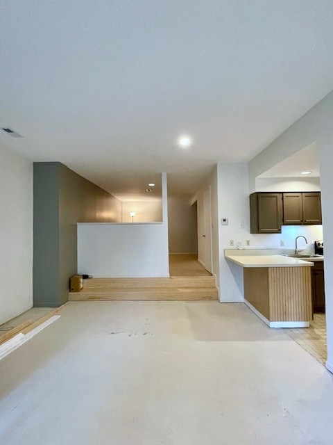 Building Photo - 543 Klotter Ave