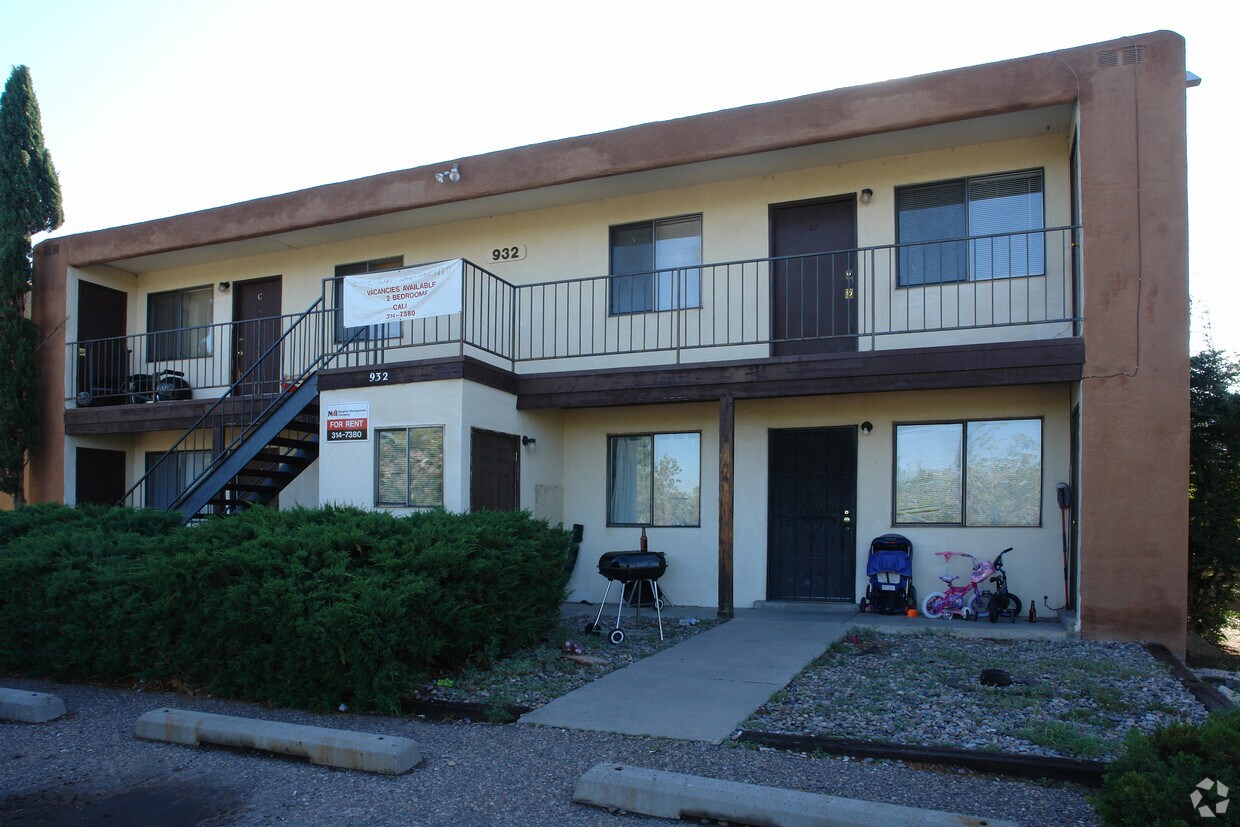 Foto principal - 932 Chelwood Park NE