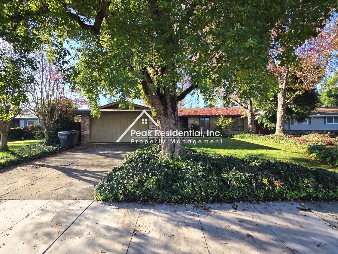 Primary Photo - Spacious Greenhaven 3bd/2ba Home with 2 Car Garage