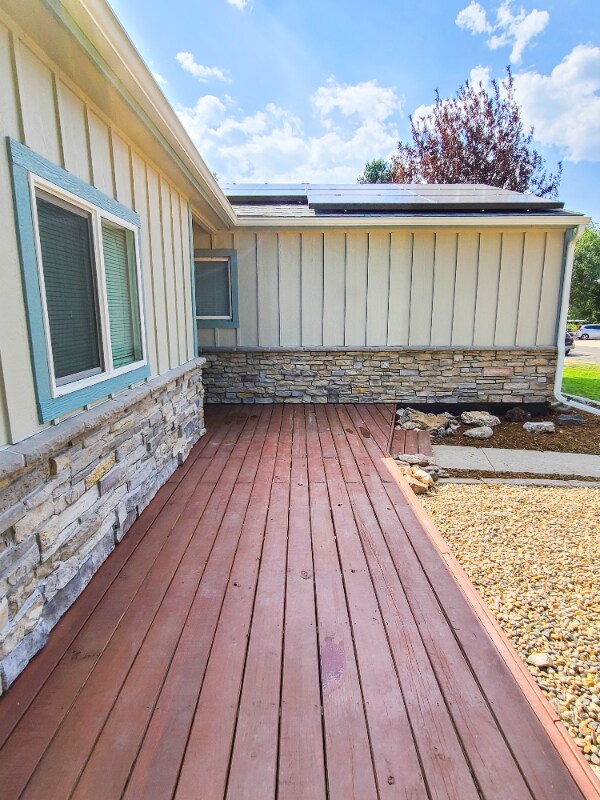 Building Photo - 305 Redwood Dr