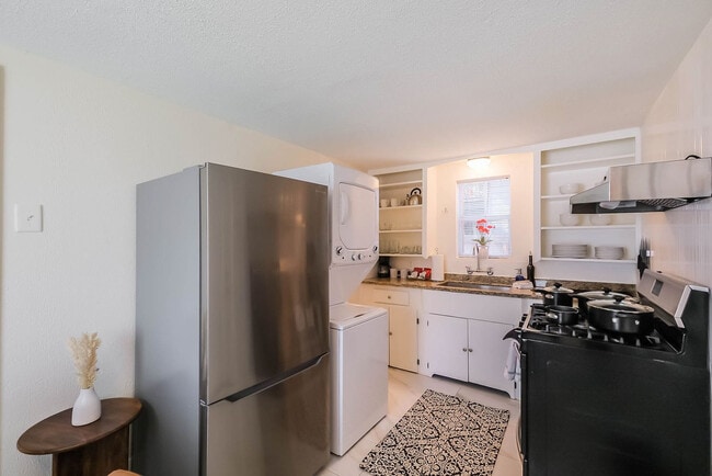 Foto del edificio - 1327 W 21st St