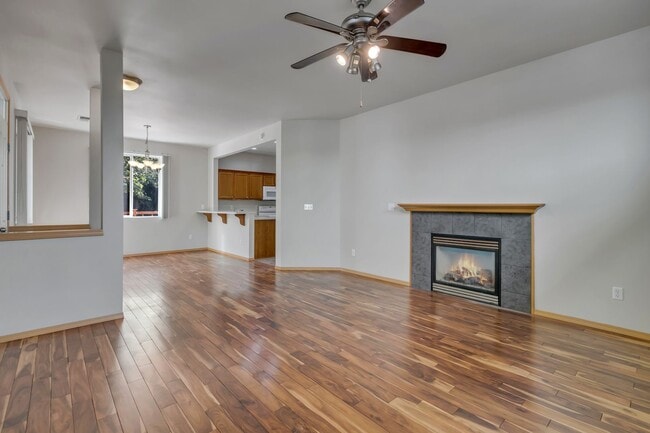 Building Photo - Cozy Corner Lot in Radiance