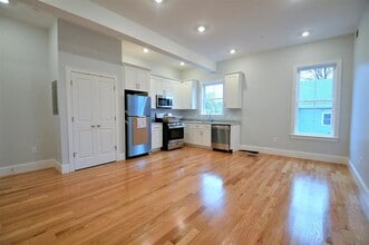 25 Murdock St
