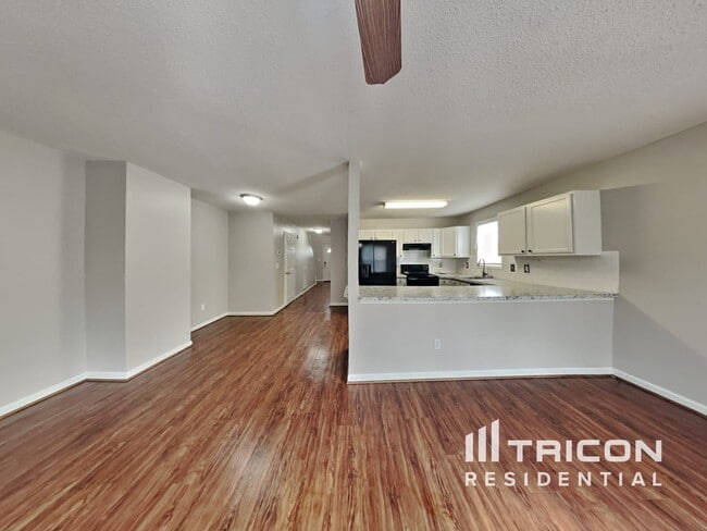 Building Photo - 265 Santee Cir