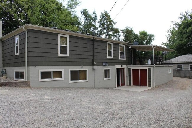 private parking - 735 N C St