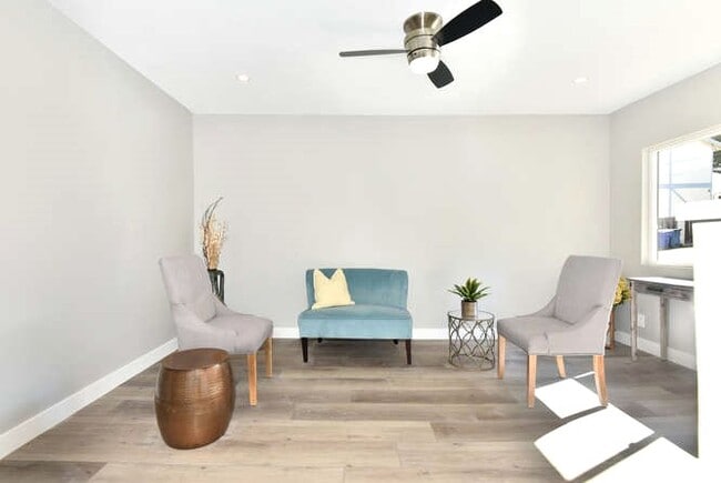 Living area - 4621 W 170th St