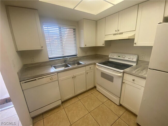 Foto del edificio - 2670 Park Windsor Dr