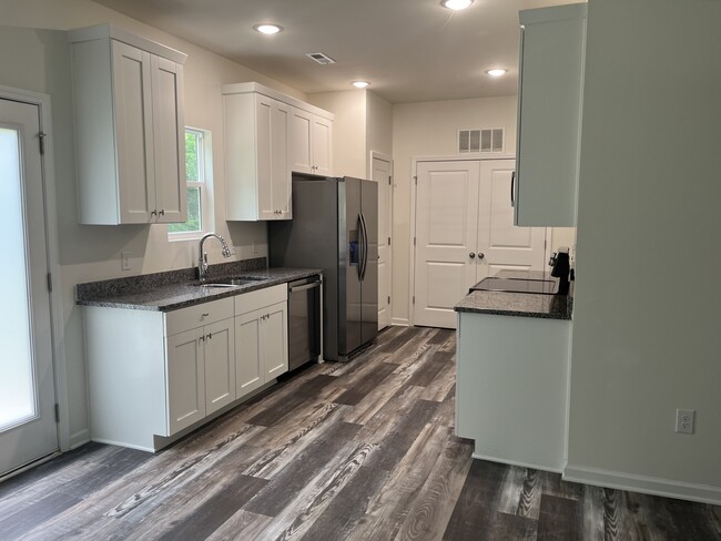 Kitchen - 715 2nd Street Pl SW