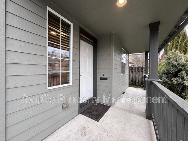 Building Photo - 1218 34th Pl