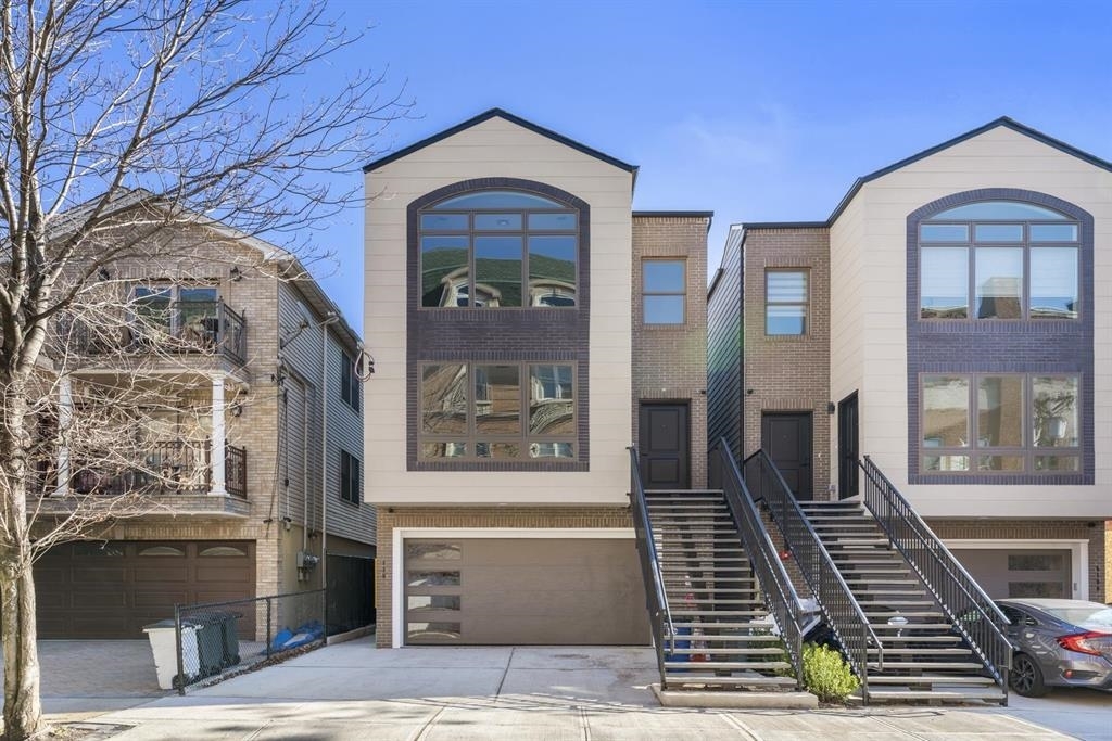 Primary Photo - 6110 Fillmore Pl