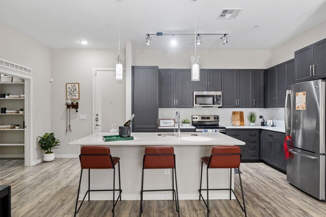 Axis Camelback - Axis Camelback Apartments