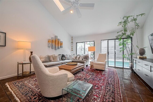 Foto del edificio - 608 Colquitt St