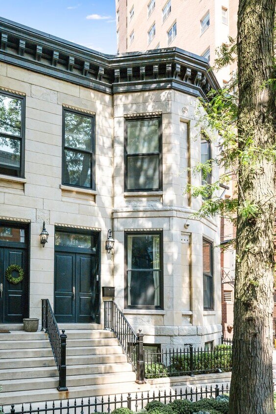 Primary Photo - 118 W Chestnut St