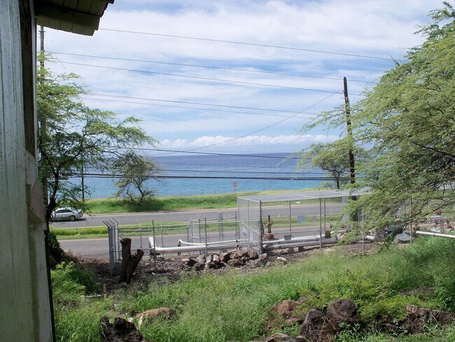 Building Photo - Ocean View One Bedroom Duplex