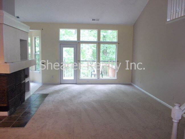 Building Photo - 10325 Ashley Farm Dr