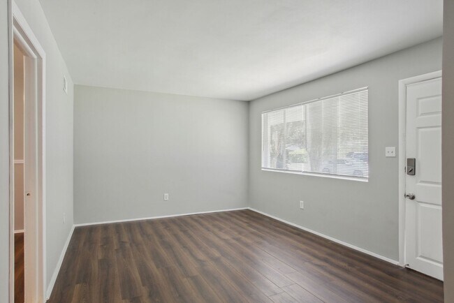 Foto del edificio - Large 3BR/1BA Eastside Savannah Home For Rent