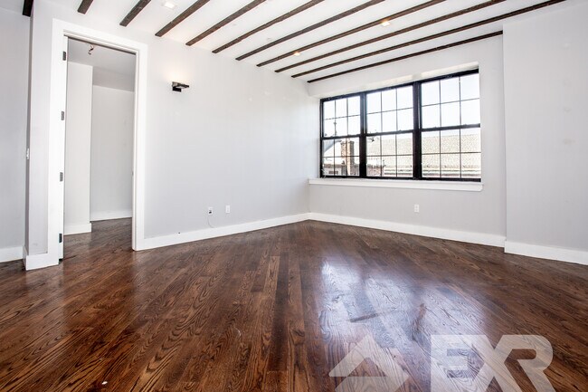 Building Photo - 35 Claver Pl