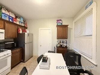 Building Photo - 9 Noyes Pl