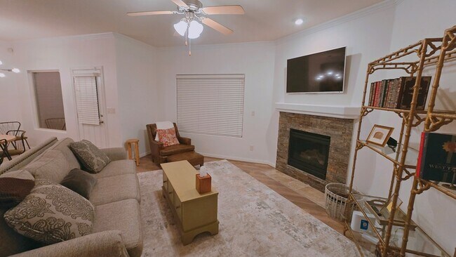 Foto del edificio - 7309 Raphael St