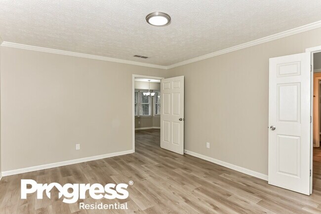 Building Photo - 3811 Eden Glen Dr SE