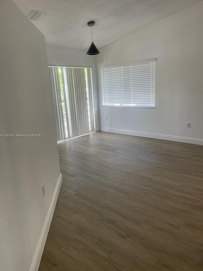 Foto del edificio - 14459 SW 137th Ct