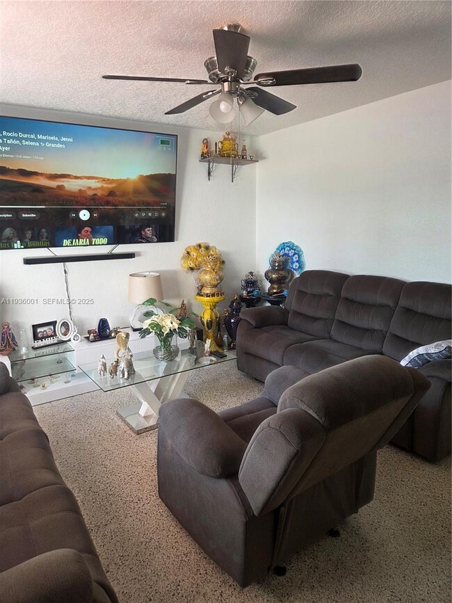 Foto del edificio - 5031 NW 173rd St