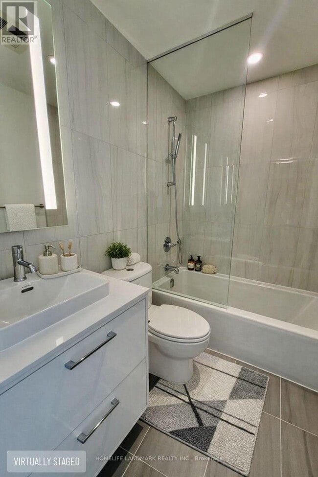 Building Photo - 470 Front St W