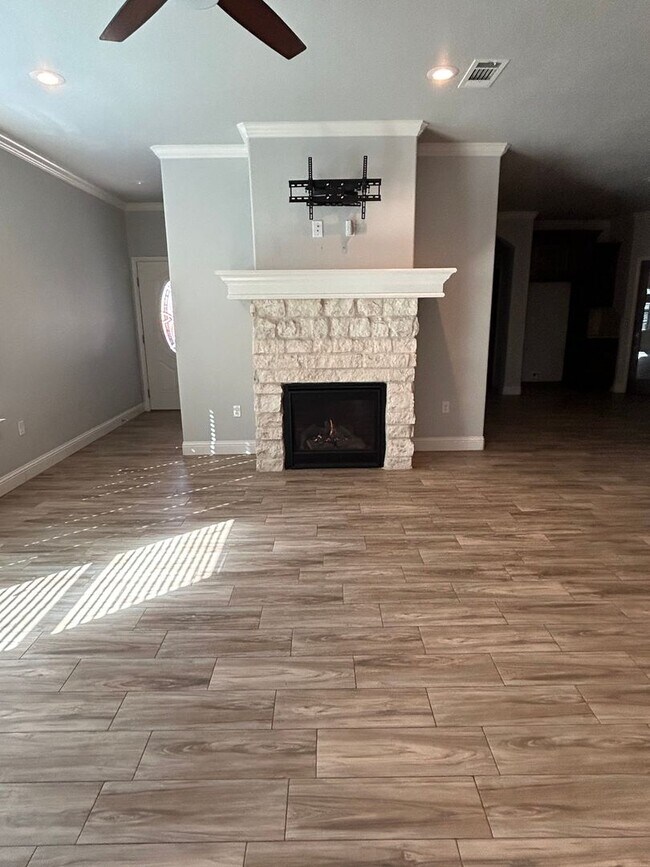 Foto del edificio - Beautiful Townhome