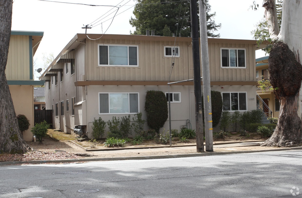 Building Photo - 1009 El Camino Real
