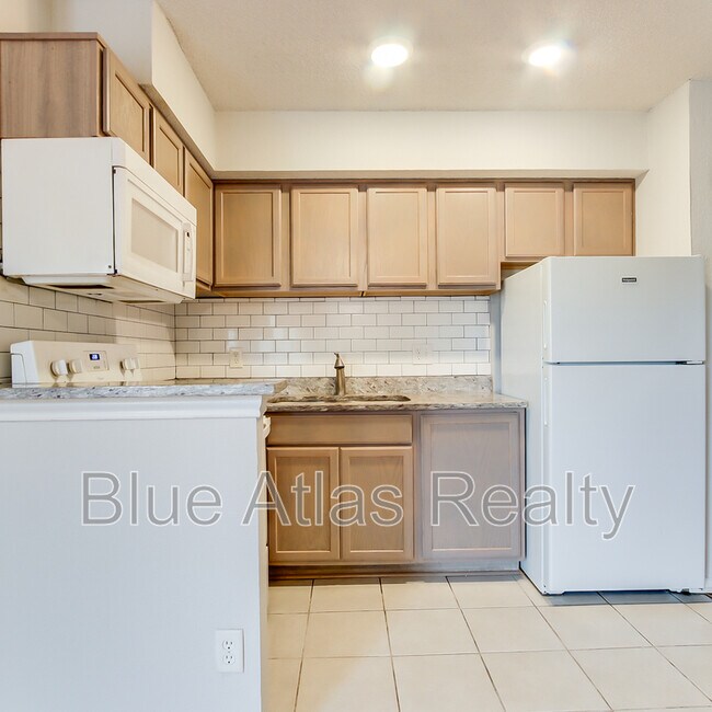 Foto del edificio - 9809 Walnut St