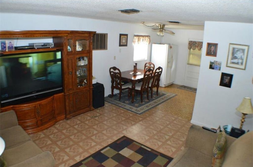 Foto del edificio - 10415 Alma St
