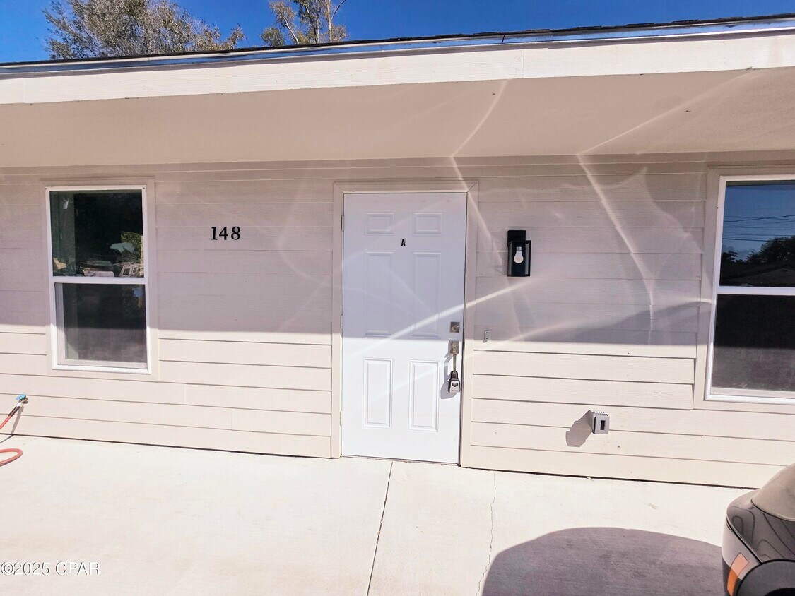 Primary Photo - 148 N Claire Dr