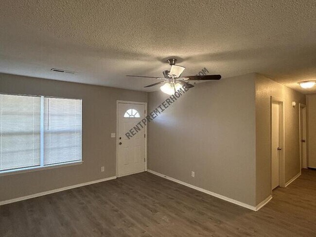 Foto del edificio - 2708 S 136th E Ave