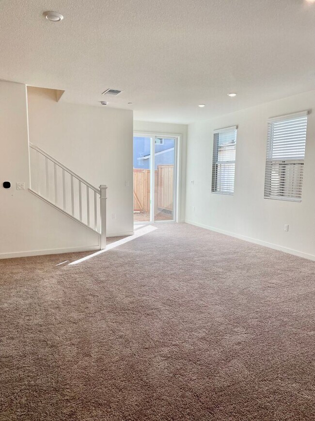 Building Photo - 2616 Celestial Ln