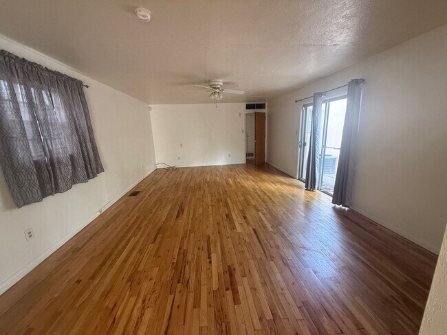Foto del edificio - 1253 E Mesa Ave