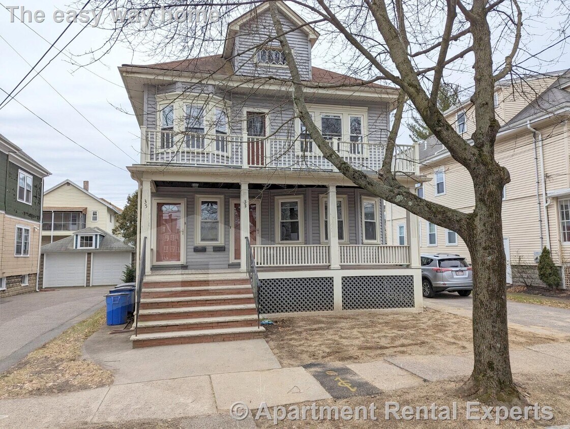 East Arlington 2 Bedroom Parking Include... Townhouse for Rent in Arlington, MA