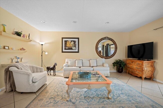 Building Photo - 1419 Riverside Cir